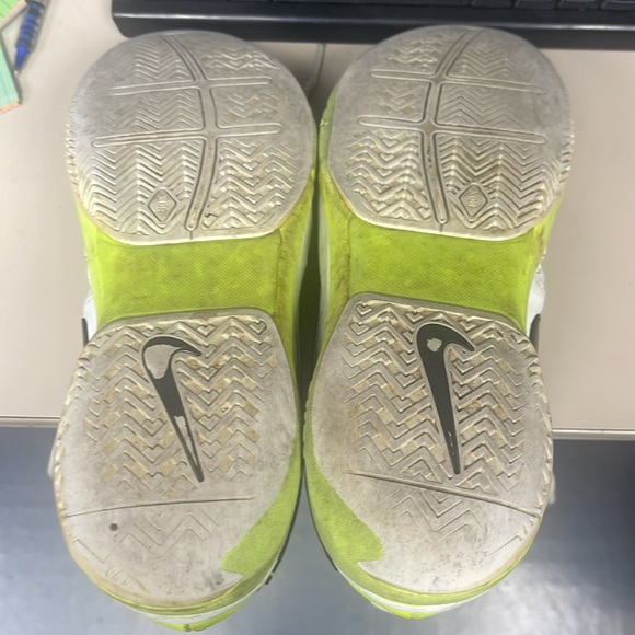 Nike Shoes - Picture 7 of 7